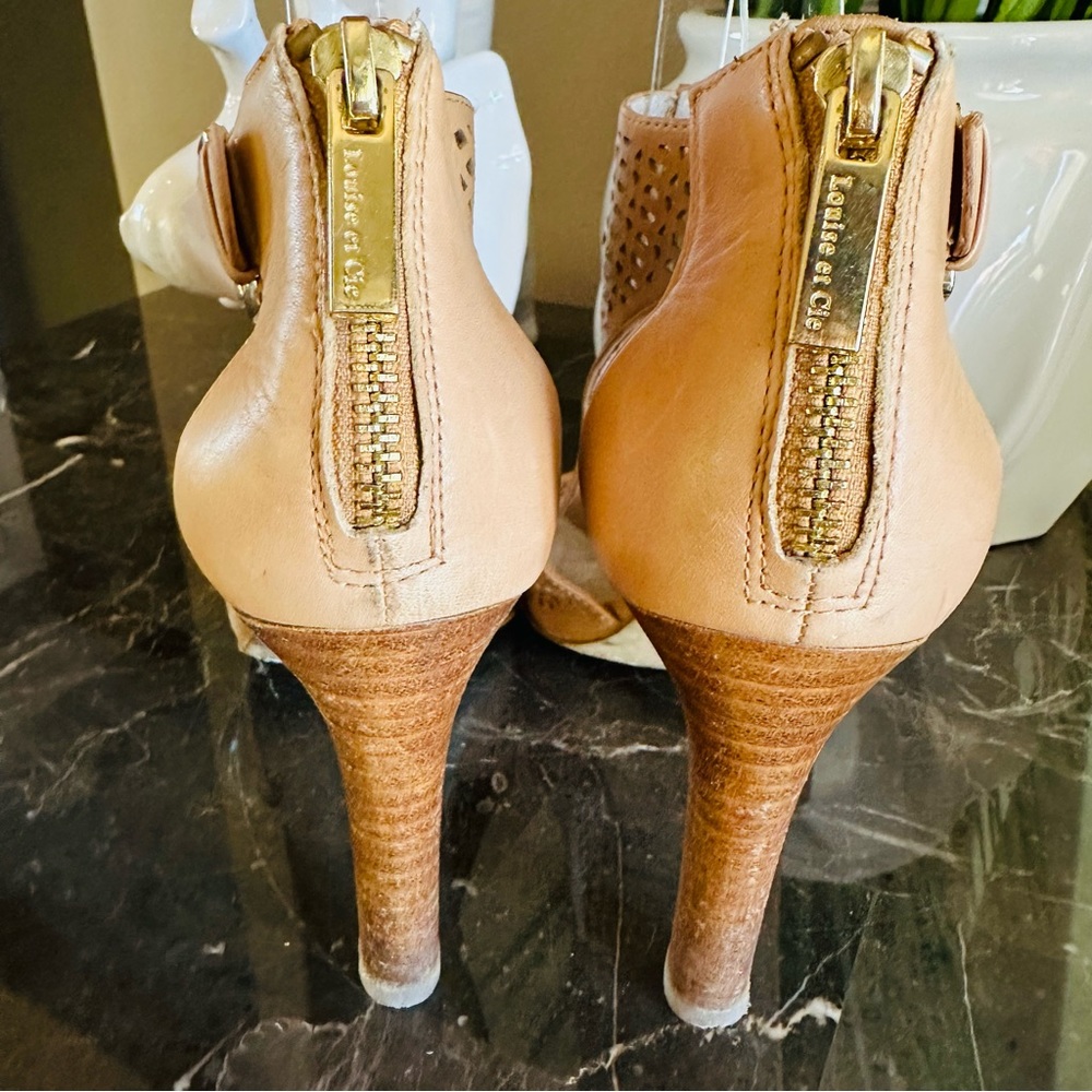 Louise et Cie Camel Peep Toe Heels Size 37 / 7B Wooden Heel - Picture 7 of 10